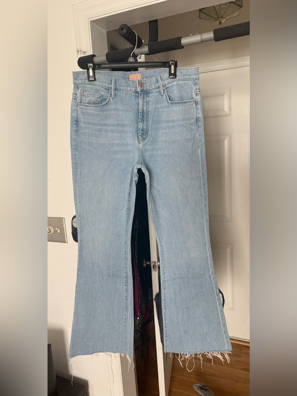 Awesome Mother Denim The Weekender Fray Jeans in Mentally Elsewhere - Sz 32